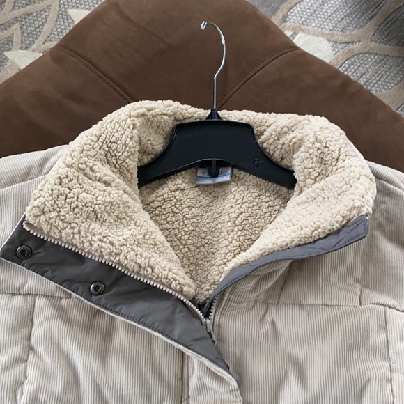 Ruby Falls Novelty Jacket. - Picture 2 of 4